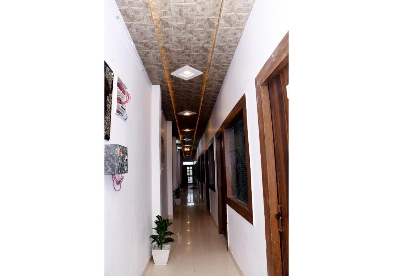 Tirupati Balaji Inn Bageshwar Dham Basari Luaran gambar